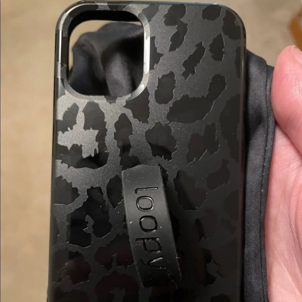 iPhone 12 mini loopy case in midnight black